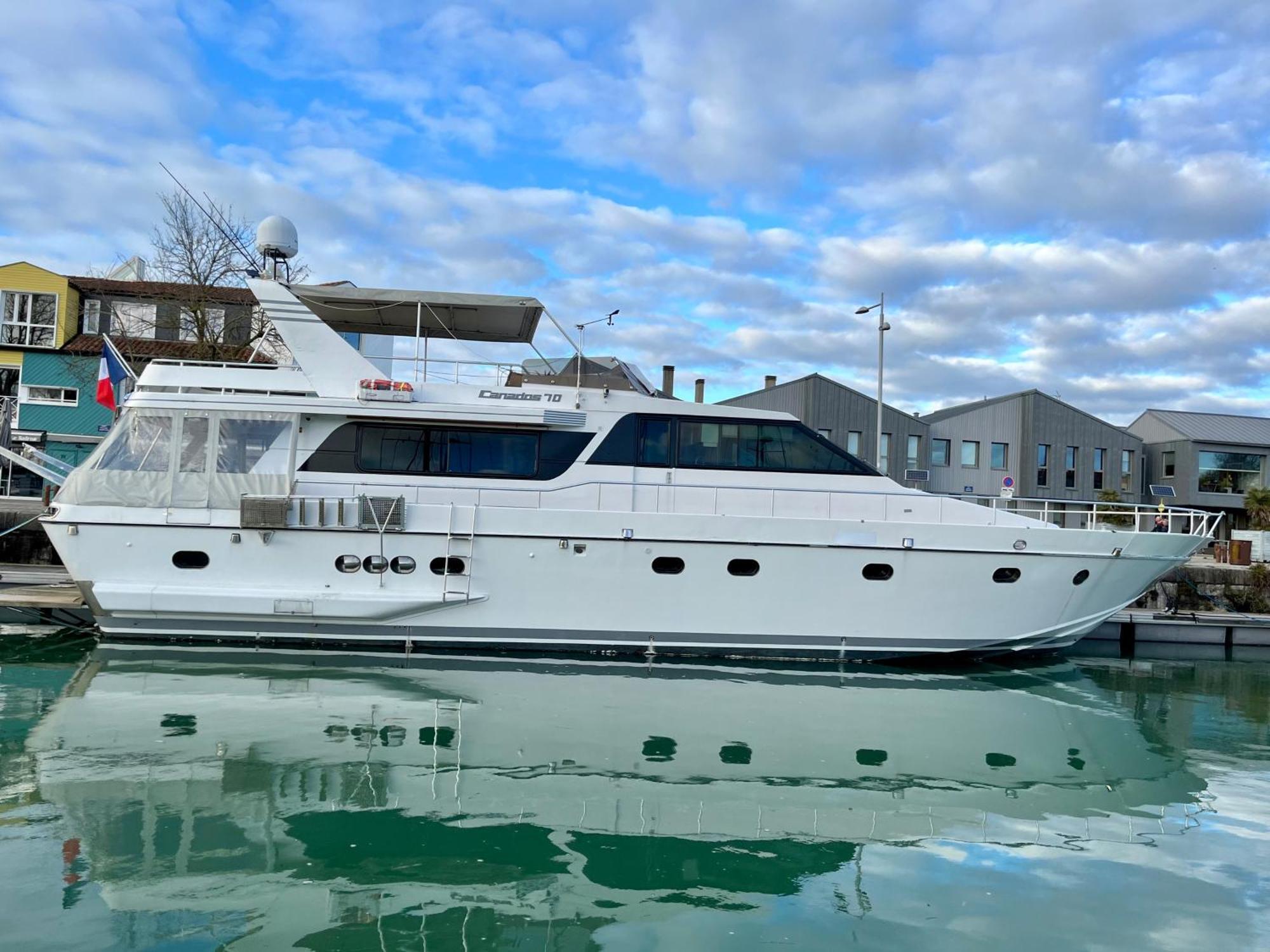 ホテル Yacht Aquamarina Vieux Port La Rochelle ラ・ロシェル エクステリア 写真