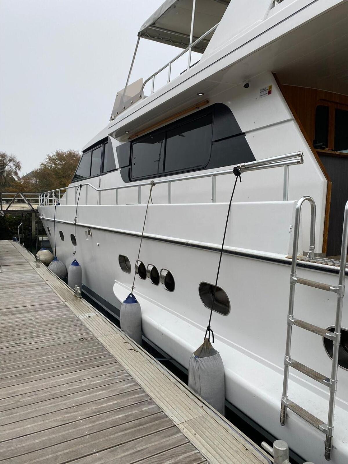 ホテル Yacht Aquamarina Vieux Port La Rochelle ラ・ロシェル エクステリア 写真