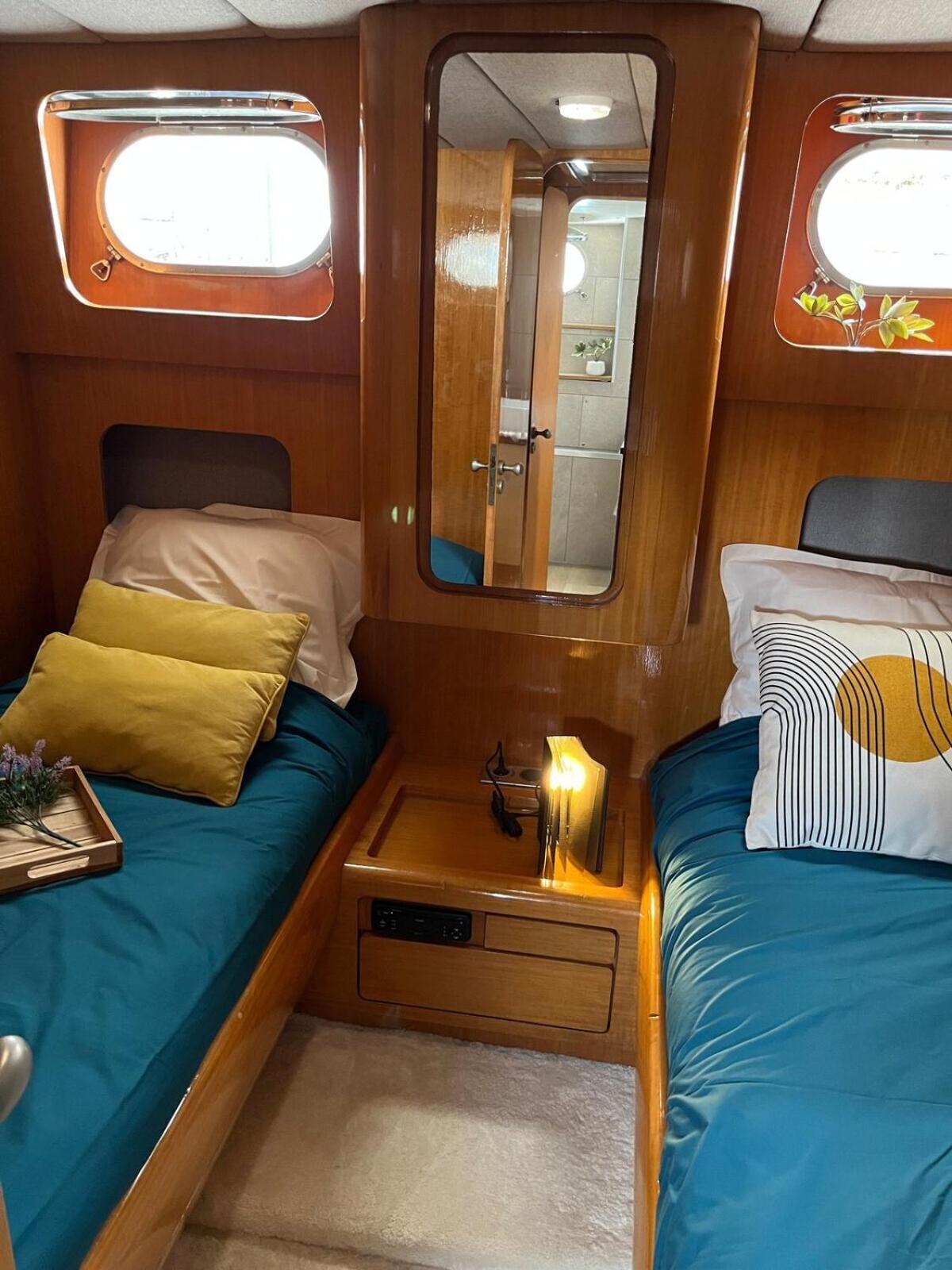 ホテル Yacht Aquamarina Vieux Port La Rochelle ラ・ロシェル エクステリア 写真