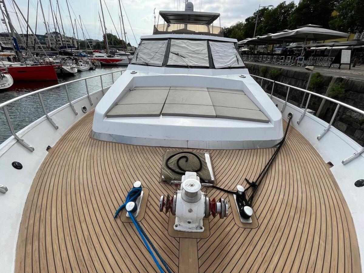 ホテル Yacht Aquamarina Vieux Port La Rochelle ラ・ロシェル エクステリア 写真