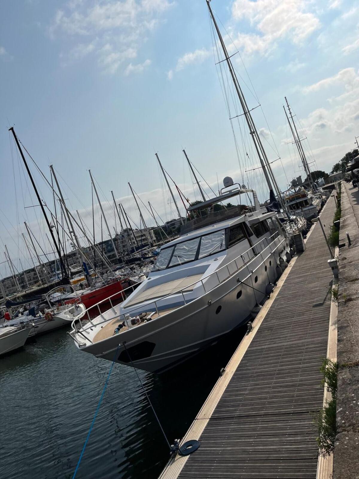 ホテル Yacht Aquamarina Vieux Port La Rochelle ラ・ロシェル エクステリア 写真