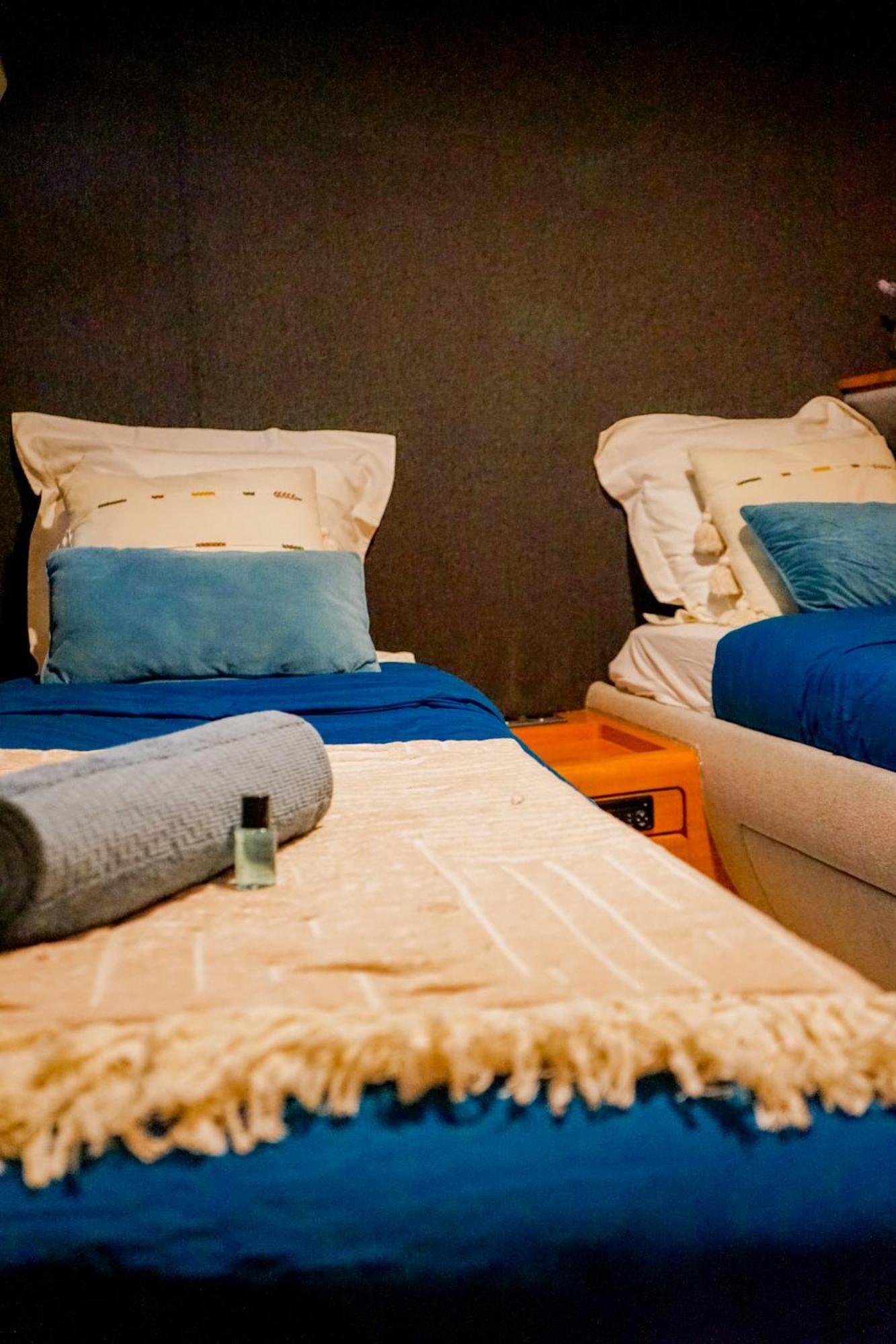 ホテル Yacht Aquamarina Vieux Port La Rochelle ラ・ロシェル エクステリア 写真