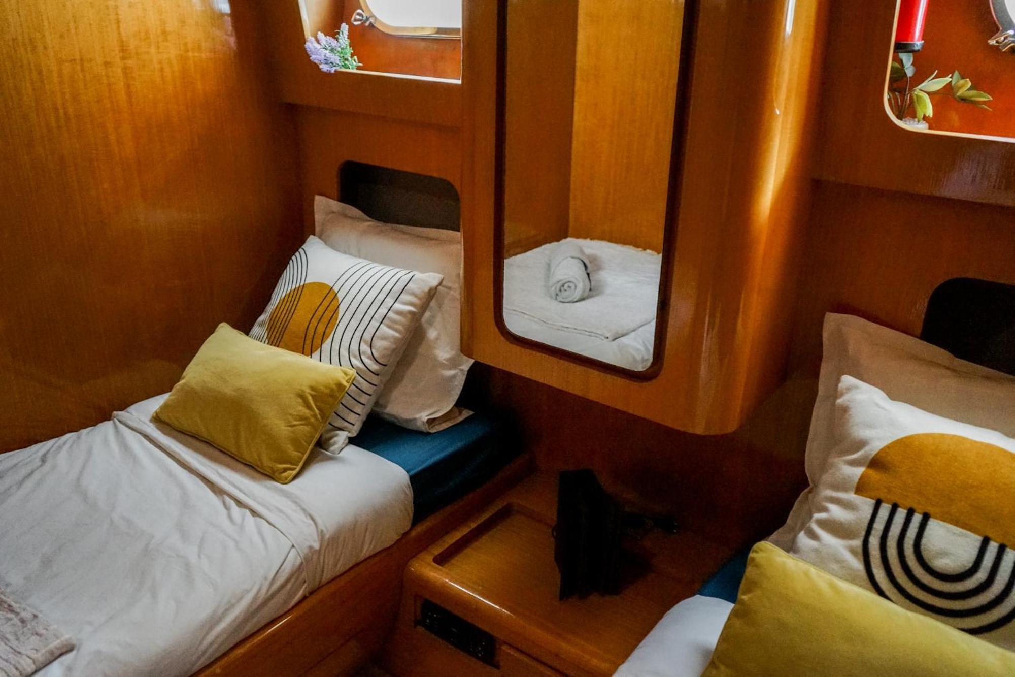 ホテル Yacht Aquamarina Vieux Port La Rochelle ラ・ロシェル エクステリア 写真
