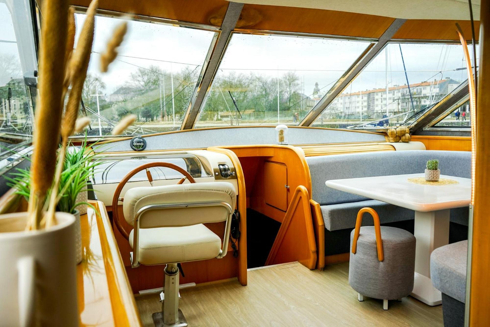 ホテル Yacht Aquamarina Vieux Port La Rochelle ラ・ロシェル エクステリア 写真